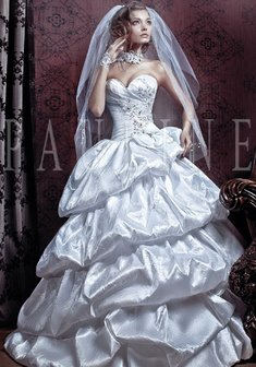 Свадебное платье I48600. С пышной юбкой, длинное без шлейфа.